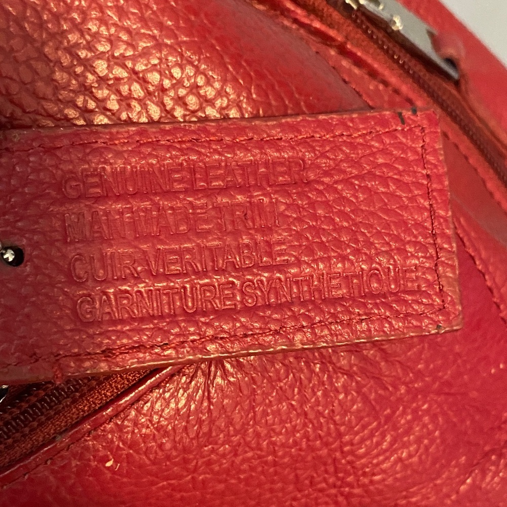 π FREE Jessica Leather Shoulder Bag - Picture 7 of 14